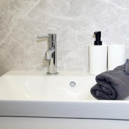 Narutowicza Apartman *